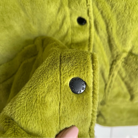 UNIF Debbie Jacket Green Fuzzy Snap Button Oversized Size XS - Picture 6 of 13